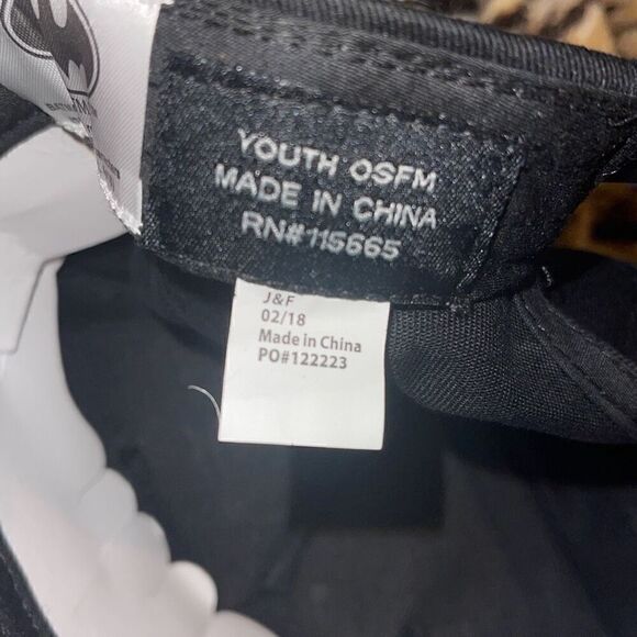 Batman Black w/Ghost Bats SnapBack Hat DC Comics Gotham Youth OSFM New - Picture 11 of 11